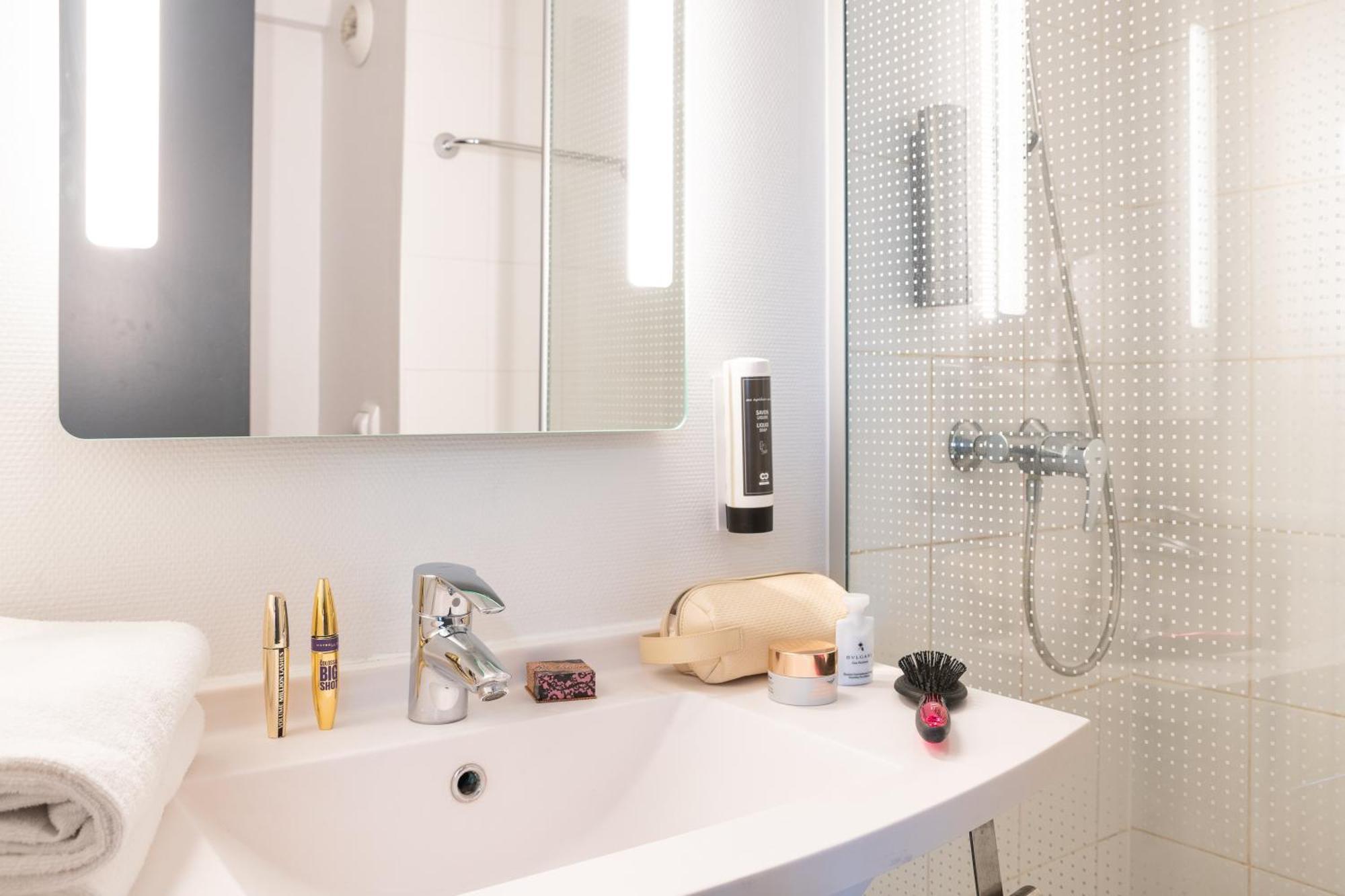 B&B Hotel Lyon Eurexpo Брон Экстерьер фото
