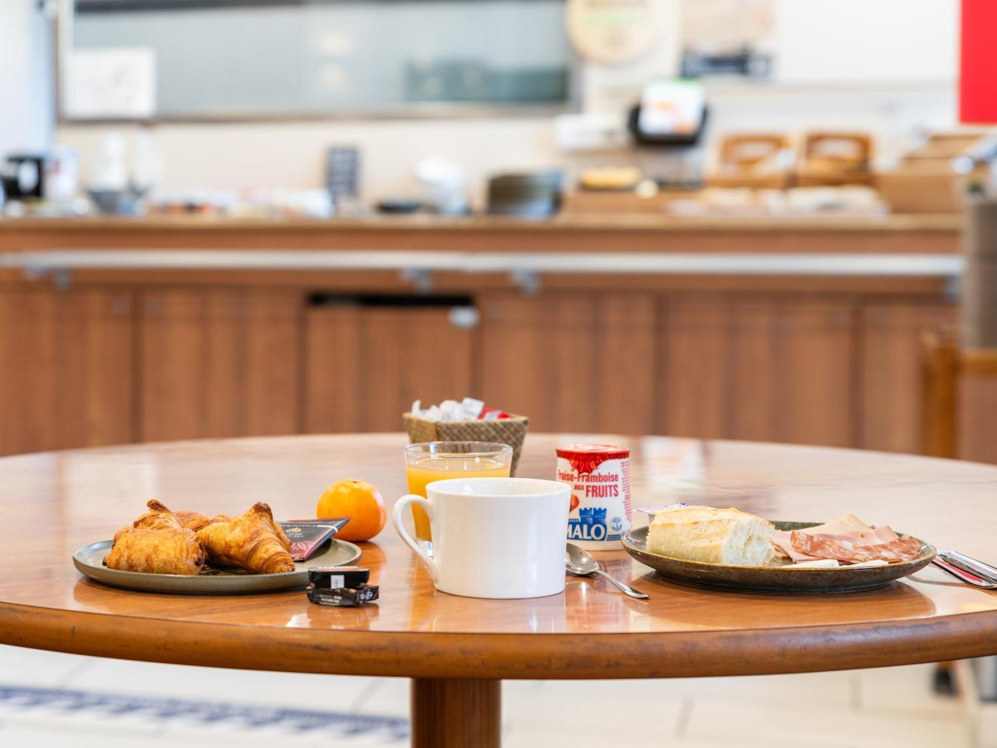B&B Hotel Lyon Eurexpo Брон Экстерьер фото