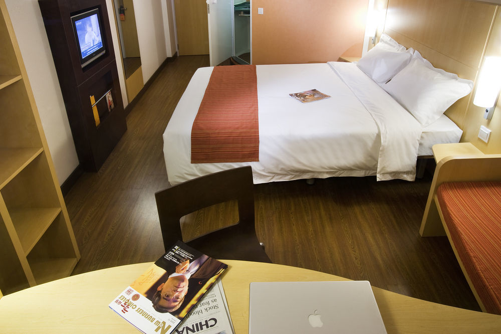 B&B Hotel Lyon Eurexpo Брон Экстерьер фото